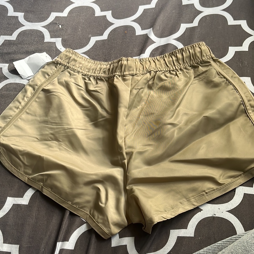 Size M - Picture 3 of 4